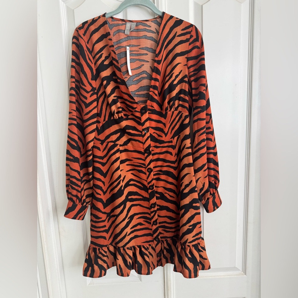 Flirty Tiger print Mini-Dress with Ruffle Detail Size 6